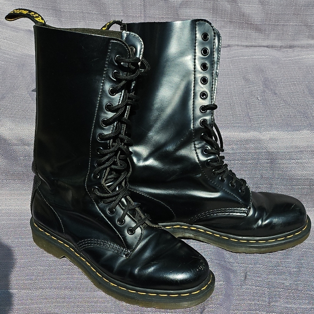 Dr. MARTENS - Black Leather Lace-Up Boots(Mens Size 8)
